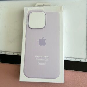 I phone 14 pro silicone apple care color lilac